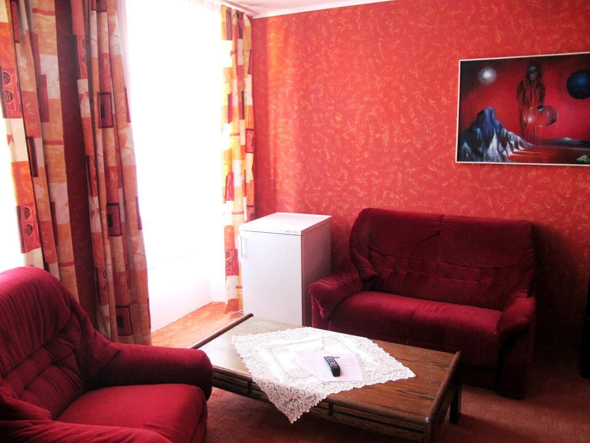 Hotel U Lisky Hostka  Eksteriør billede